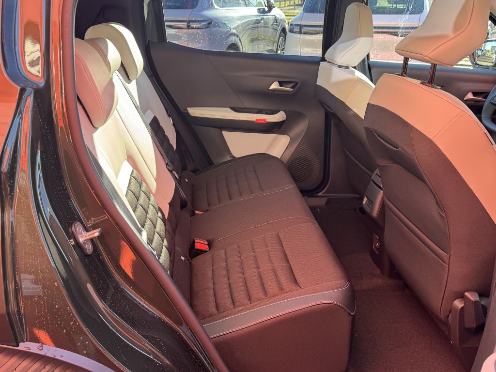 Fahrzeugabbildung Citroën e-C3 Aircross 113 Extended-R MAX + WinterP, GJR