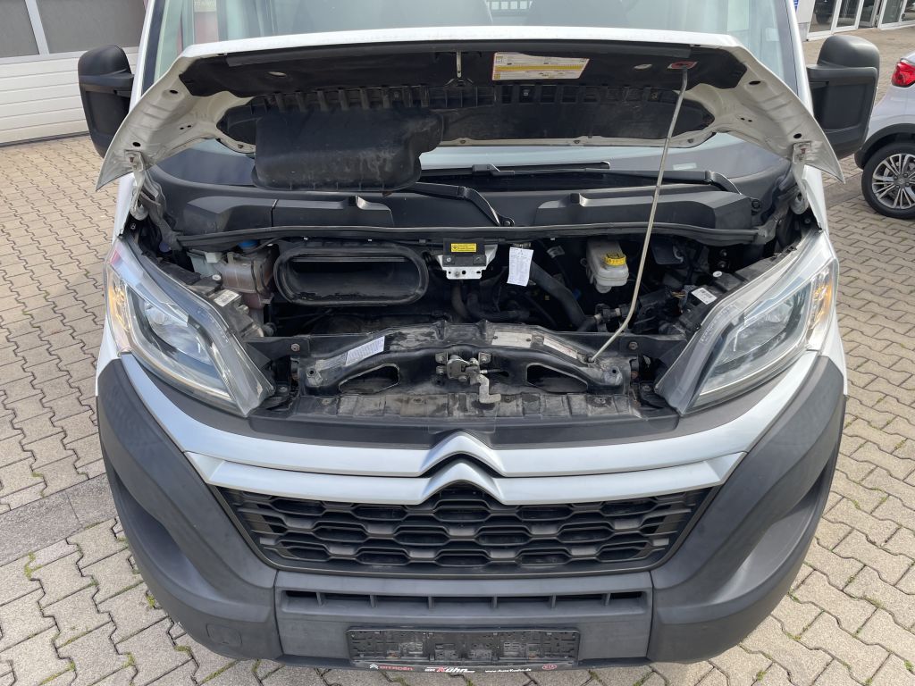 Fahrzeugabbildung Citroën Jumper Pritsche 35 Heavy L4 BlueHDi 130 + AHK