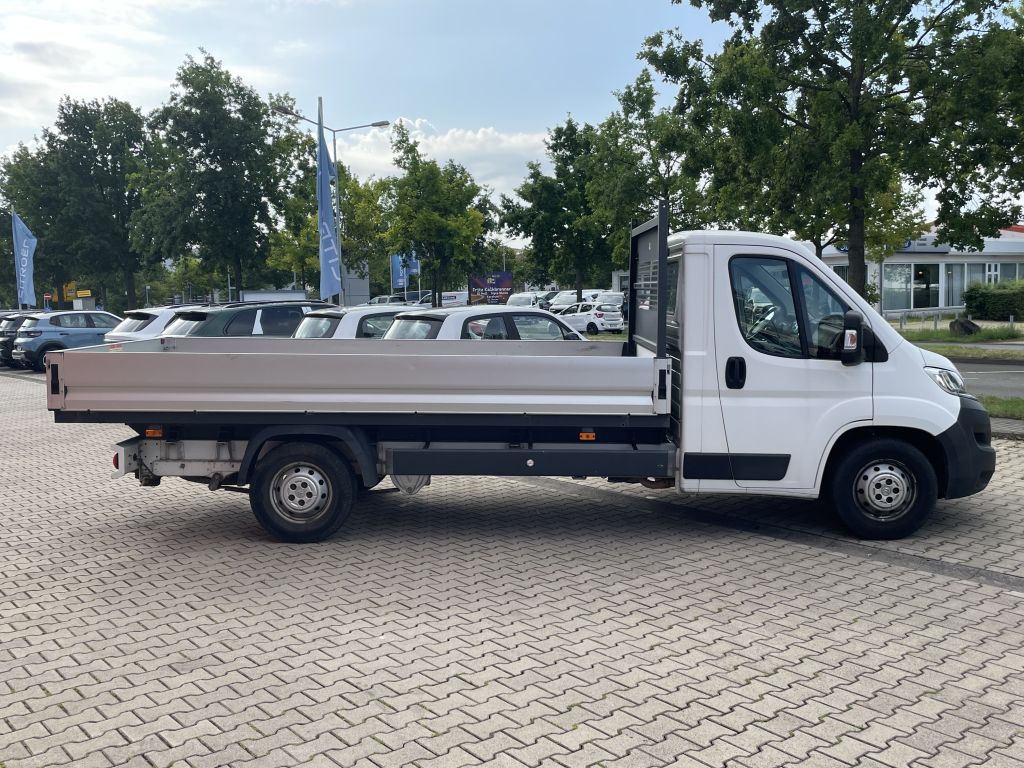 Fahrzeugabbildung Citroën Jumper Pritsche 35 Heavy L4 BlueHDi 130 + AHK