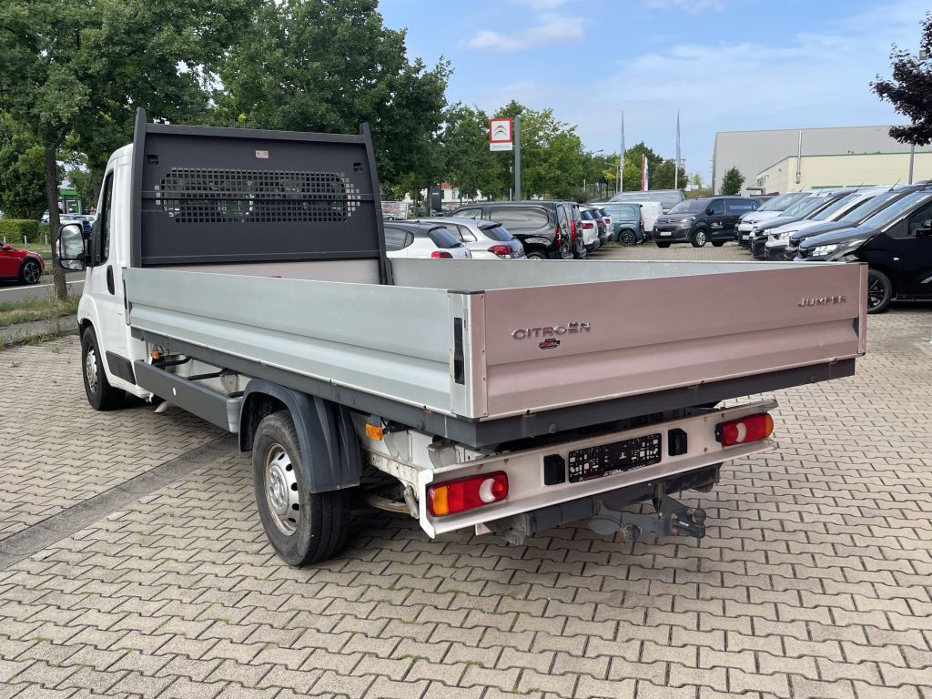 Fahrzeugabbildung Citroën Jumper Pritsche 35 Heavy L4 BlueHDi 130 + AHK