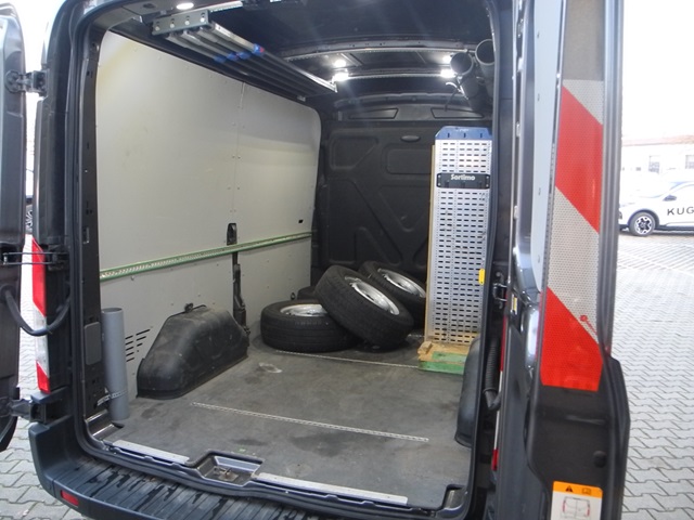 Fahrzeugabbildung Ford Transit 350 L2 Basis - Sortimo, Klima, AHK, WR