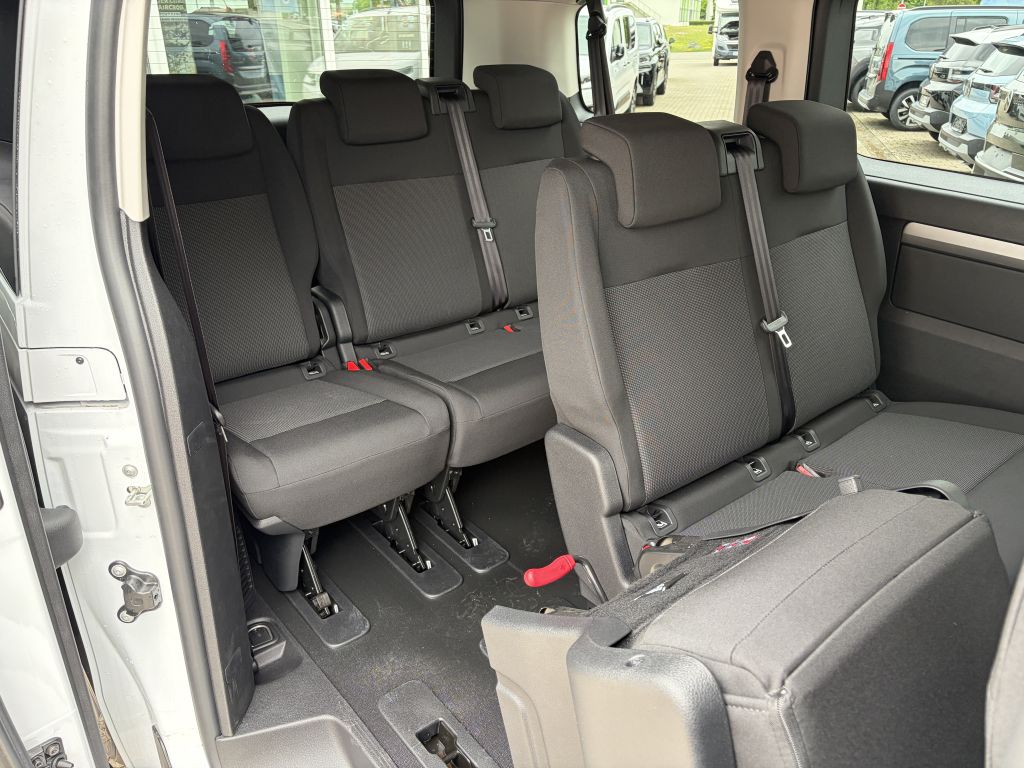 Fahrzeugabbildung Citroën SpaceTourer M Diesel 180 AT Plus + AHK, NAVI, 8S