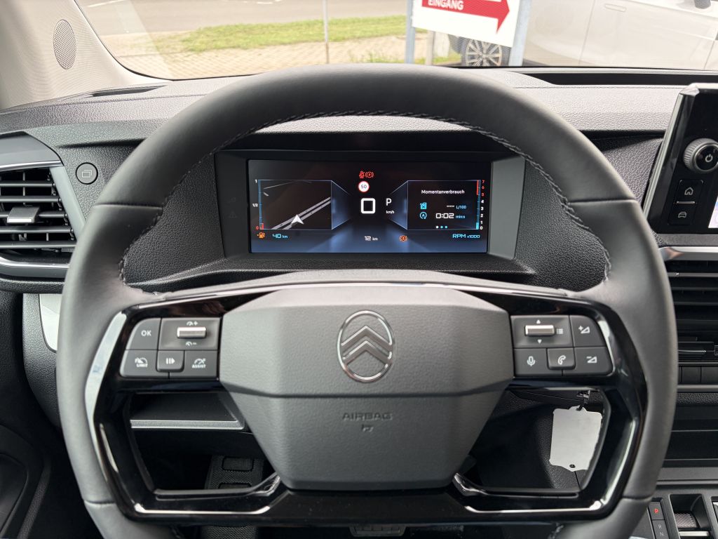Fahrzeugabbildung Citroën SpaceTourer M Diesel 180 AT Plus + AHK, NAVI, 8S