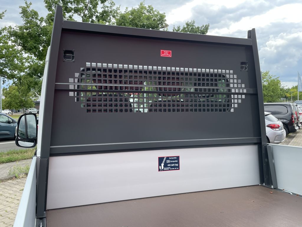 Fahrzeugabbildung Citroën Jumper Pritsche 35 Heavy L4 BlueHDi 180 Automat.