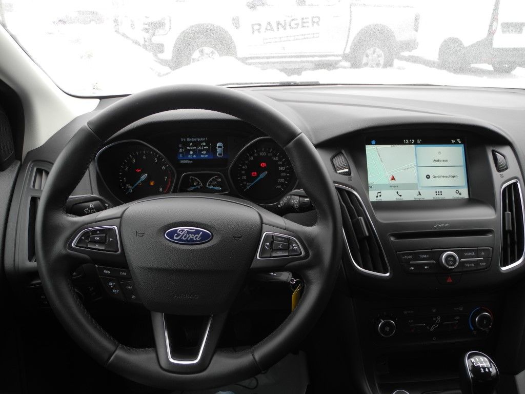 Fahrzeugabbildung Ford Focus 1.0 COOL&CONNECT - Navi, Parkass., Tempo