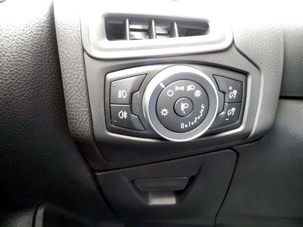 Fahrzeugabbildung Ford Focus 1.0 COOL&CONNECT - Navi, Parkass., Tempo