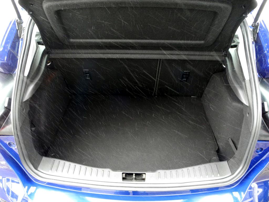 Fahrzeugabbildung Ford Focus 1.0 COOL&CONNECT - Navi, Parkass., Tempo