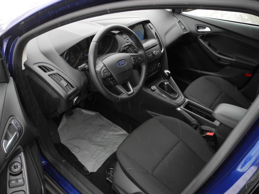 Fahrzeugabbildung Ford Focus 1.0 COOL&CONNECT - Navi, Parkass., Tempo