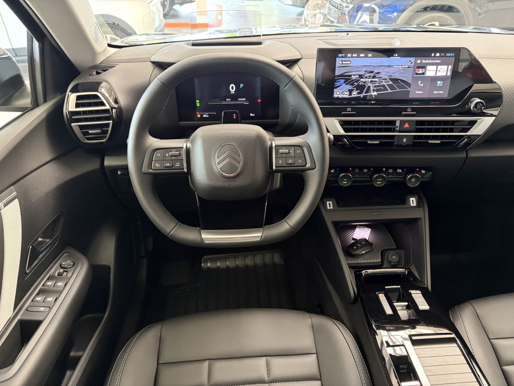 Fahrzeugabbildung Citroën C4 Hybrid 145 TEAM D + Allwetterreifen