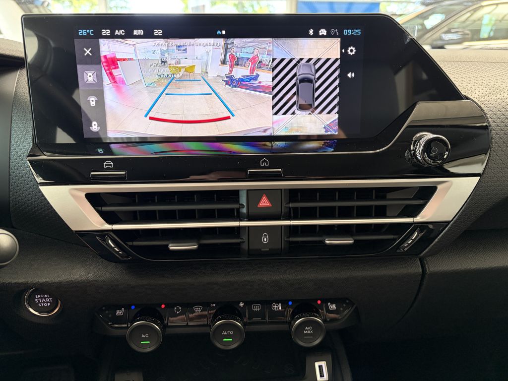 Fahrzeugabbildung Citroën C4 Hybrid 145 TEAM D + Allwetterreifen