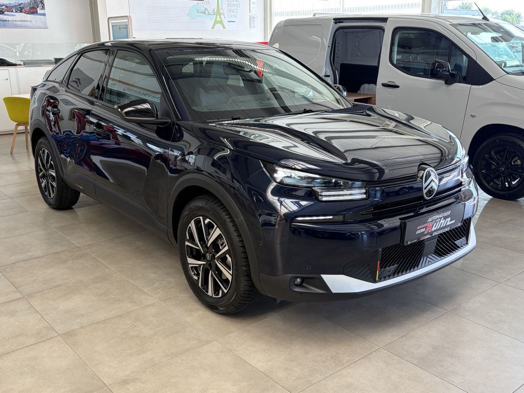 Fahrzeugabbildung Citroën C4 Hybrid 145 TEAM D + Allwetterreifen