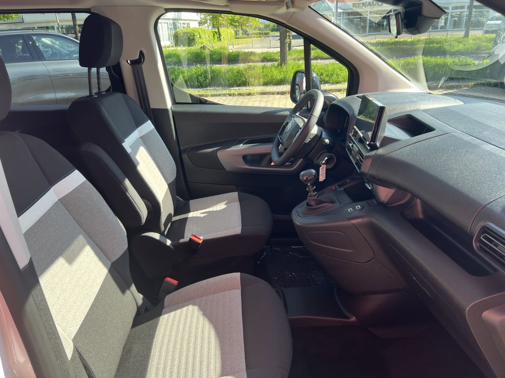 Fahrzeugabbildung Citroën Berlingo XL BlueHDi 130 MAX (E)