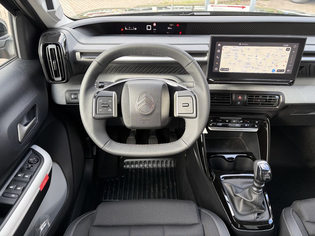Fahrzeugabbildung Citroën C3 Aircross Turbo 100 PLUS + Winter, 7-Sitz, NAV