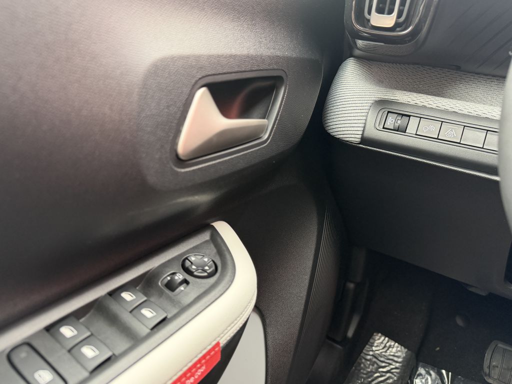 Fahrzeugabbildung Citroën C3 Hybrid 110 Automatik MAX Winter Paket