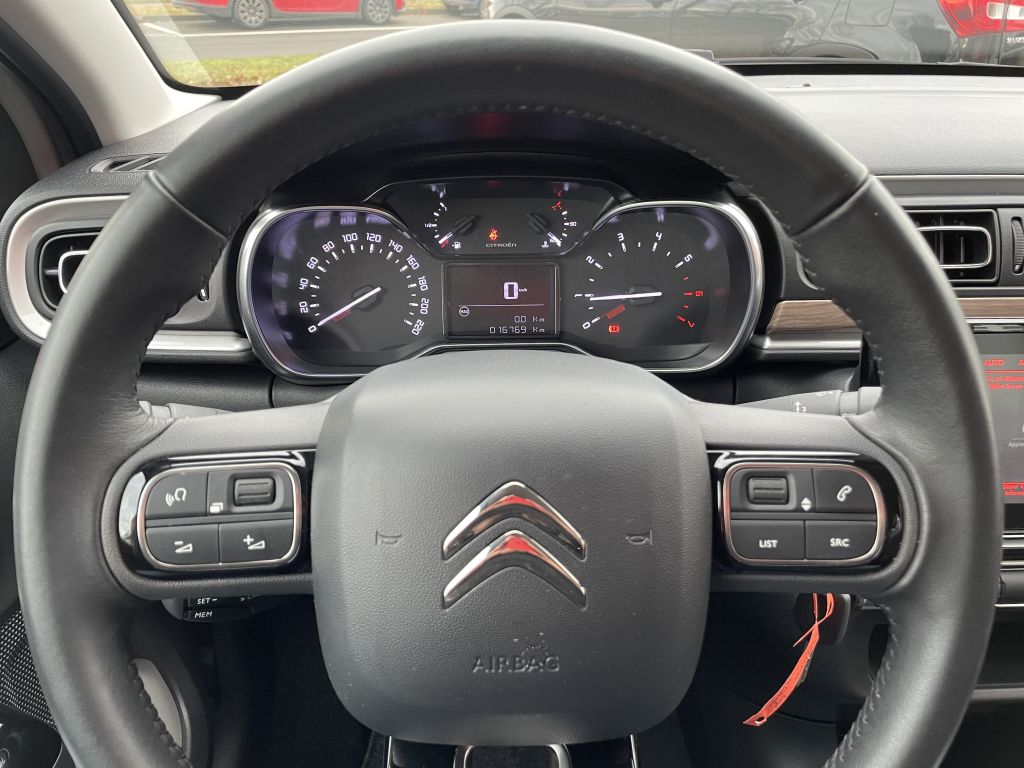 Fahrzeugabbildung Citroën C3 PureTech 83 Plus + Ganzjahresreifen, Sitzheiz