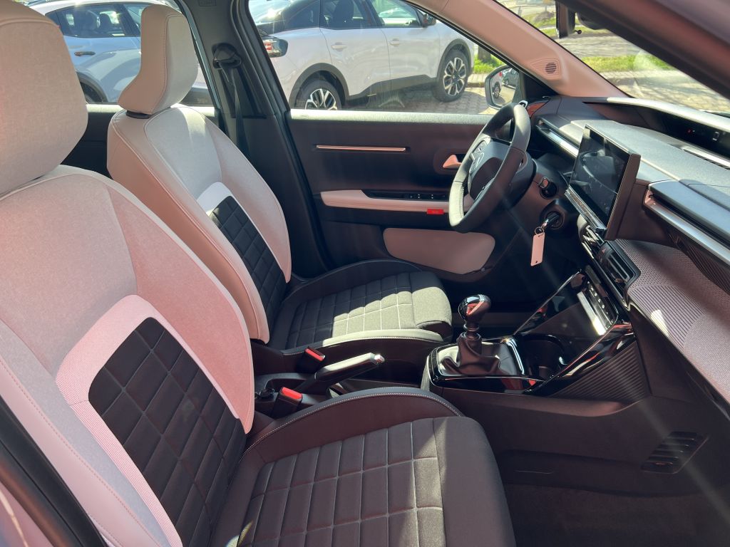 Fahrzeugabbildung Citroën C3 Turbo 100 Stop&Start PLUS Winter Paket Plus
