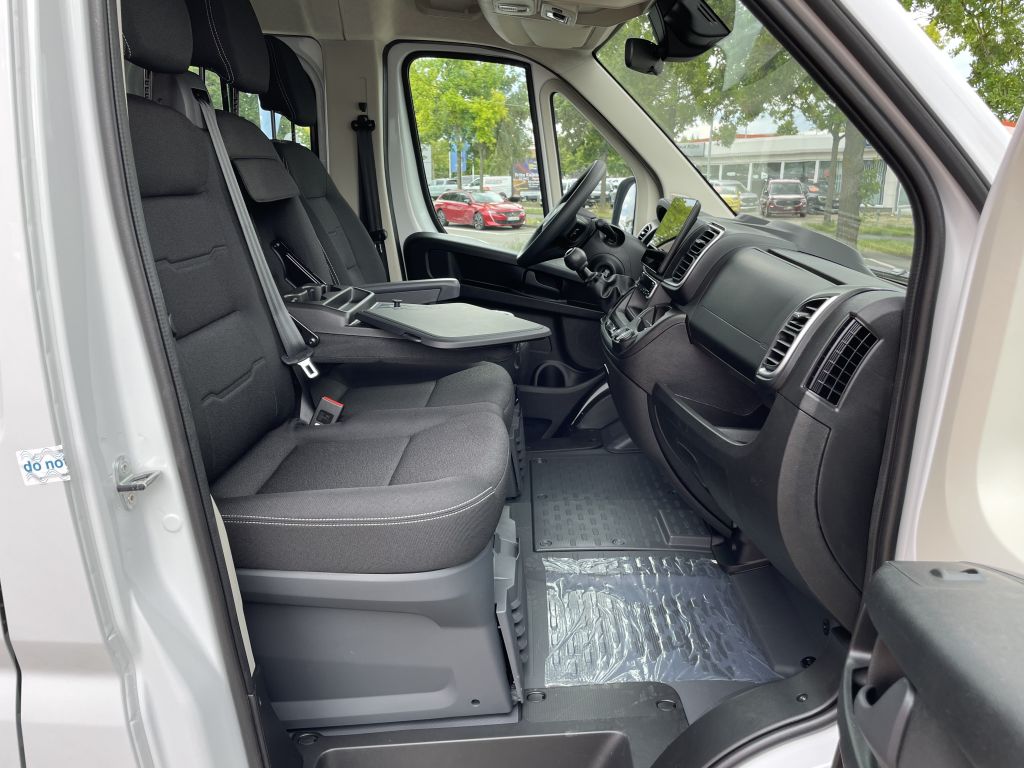 Fahrzeugabbildung Citroën Jumper Pritsche Doka 35 Heavy L4 180 + Standheiz