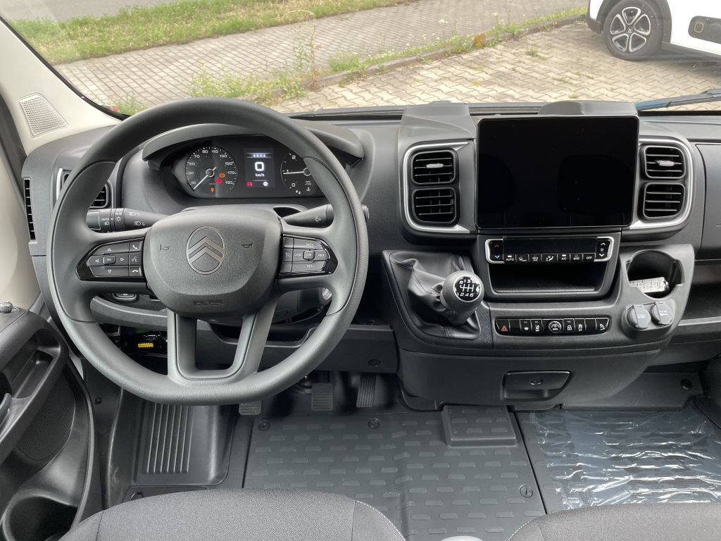 Fahrzeugabbildung Citroën Jumper Pritsche Doka 35 Heavy L4 180 + Standheiz