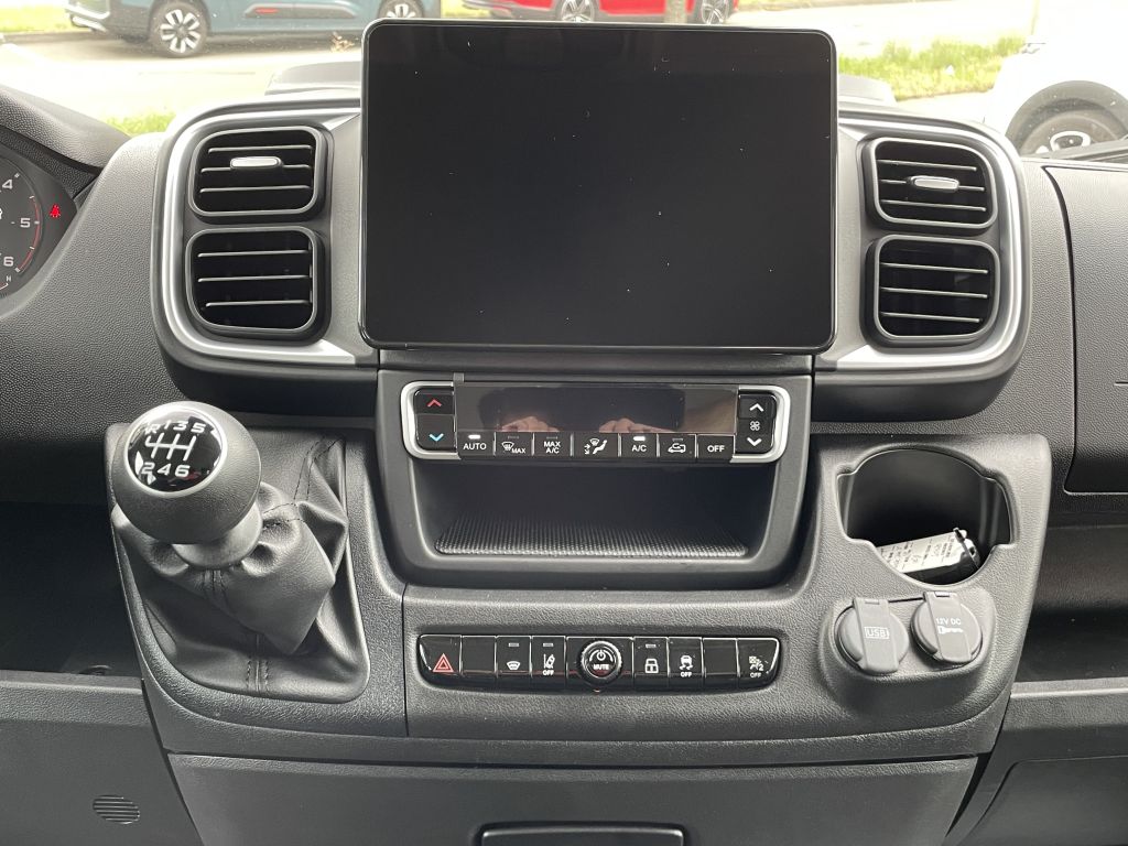 Fahrzeugabbildung Citroën Jumper Pritsche Doka 35 Heavy L4 180 + Standheiz