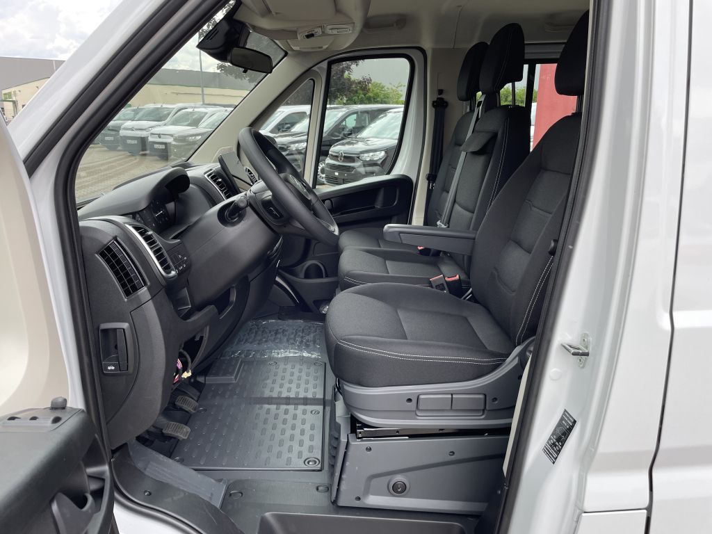 Fahrzeugabbildung Citroën Jumper Pritsche Doka 35 Heavy L4 180 + Standheiz