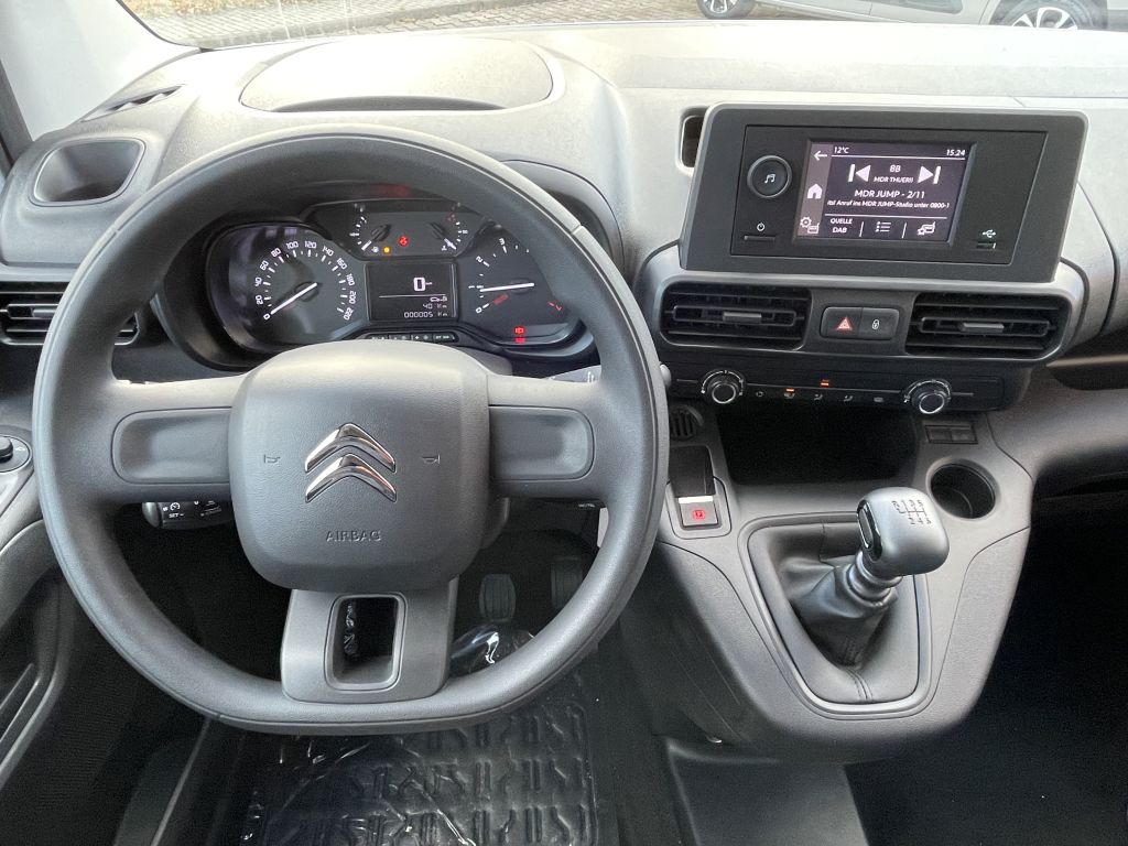 Fahrzeugabbildung Citroën Berlingo L1 BlueHDi 100 + Parksensoren, 3-Sitzer