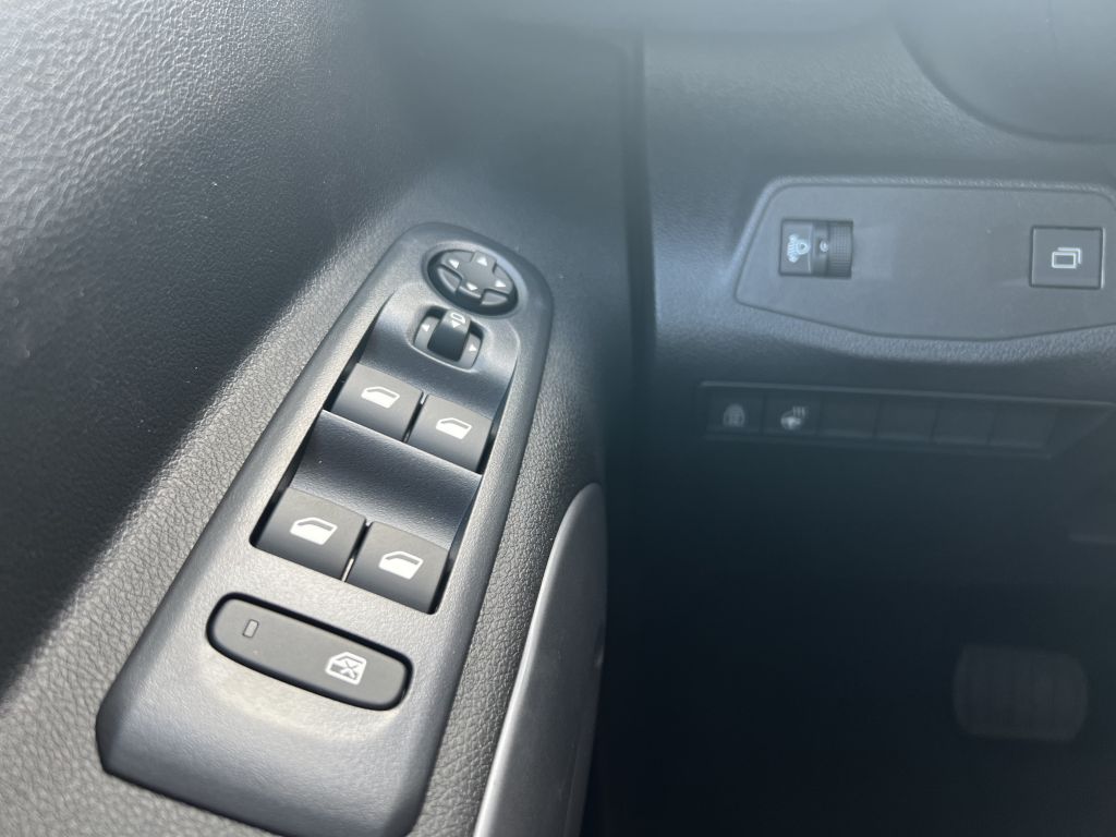 Fahrzeugabbildung Citroën Berlingo MPV M BlueHDi 130 EAT8 PLUS Style & Comfort