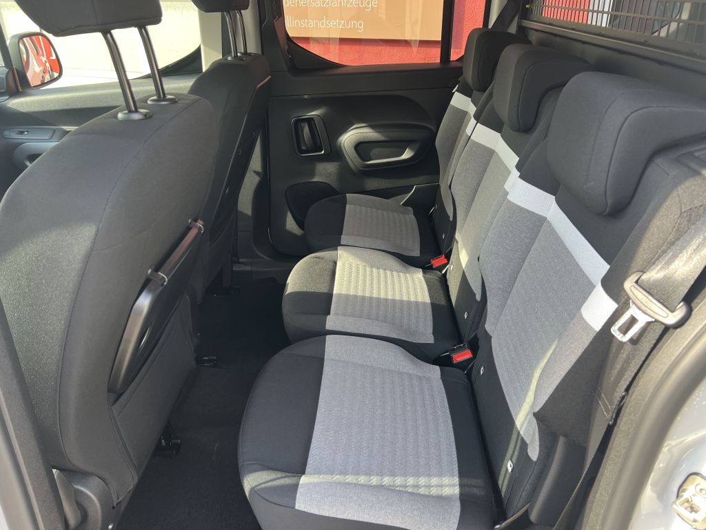 Fahrzeugabbildung Citroën Berlingo MPV M BlueHDi 130 EAT8 PLUS Style & Comfort
