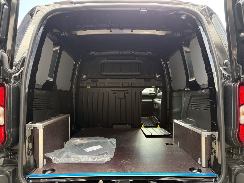 Fahrzeugabbildung Citroën Berlingo M Diesel 130 + Winter, 2x Schiebetür