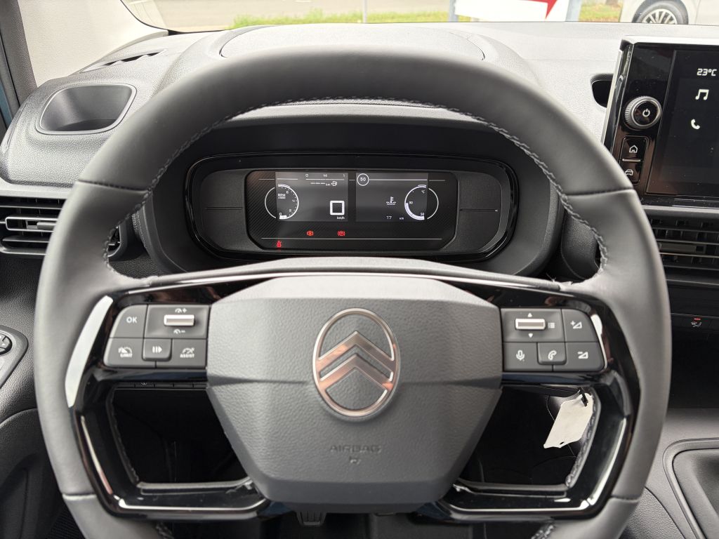 Fahrzeugabbildung Citroën Berlingo M Benzin 110 + 2 Schiebet verglast, AHK