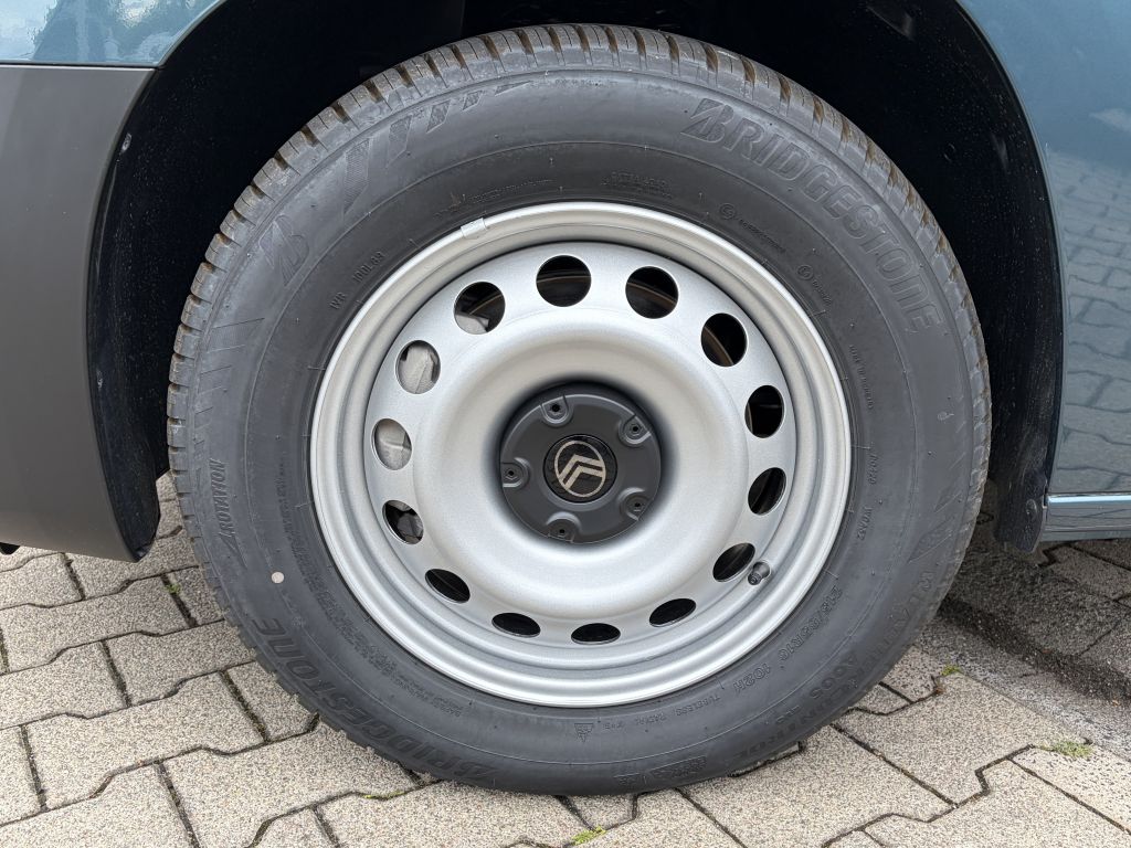 Fahrzeugabbildung Citroën Berlingo M Benzin 110 + 2 Schiebet verglast, AHK