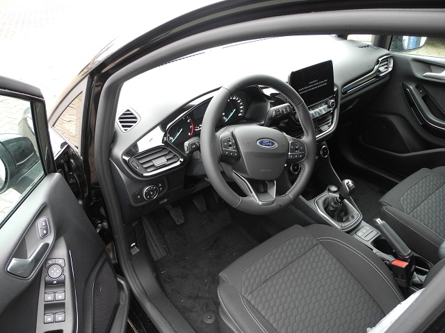 Fahrzeugabbildung Ford Fiesta 1.0 Hybrid TITANIUM - LED,DAB,Tempo,PDC