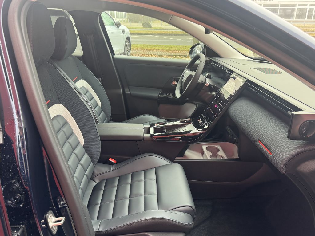 Fahrzeugabbildung Citroën C5 Aircross Hybrid 145 MAX Winter-Paket AHK