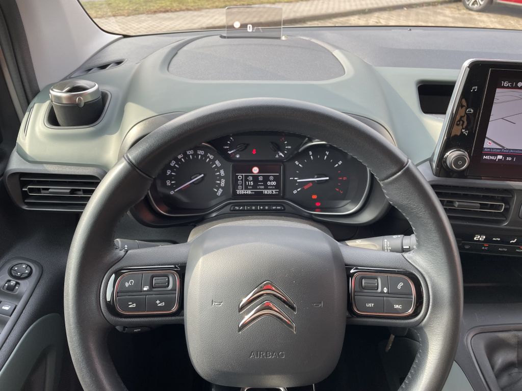 Fahrzeugabbildung Citroën Berlingo XL BlueHDi 130 Shine + Navi, Mittelkon.