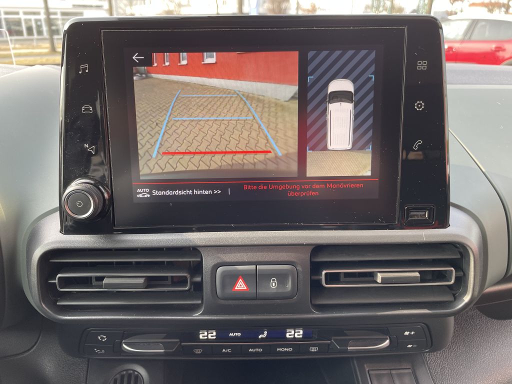 Fahrzeugabbildung Citroën Berlingo XL BlueHDi 130 Shine + Navi, Mittelkon.