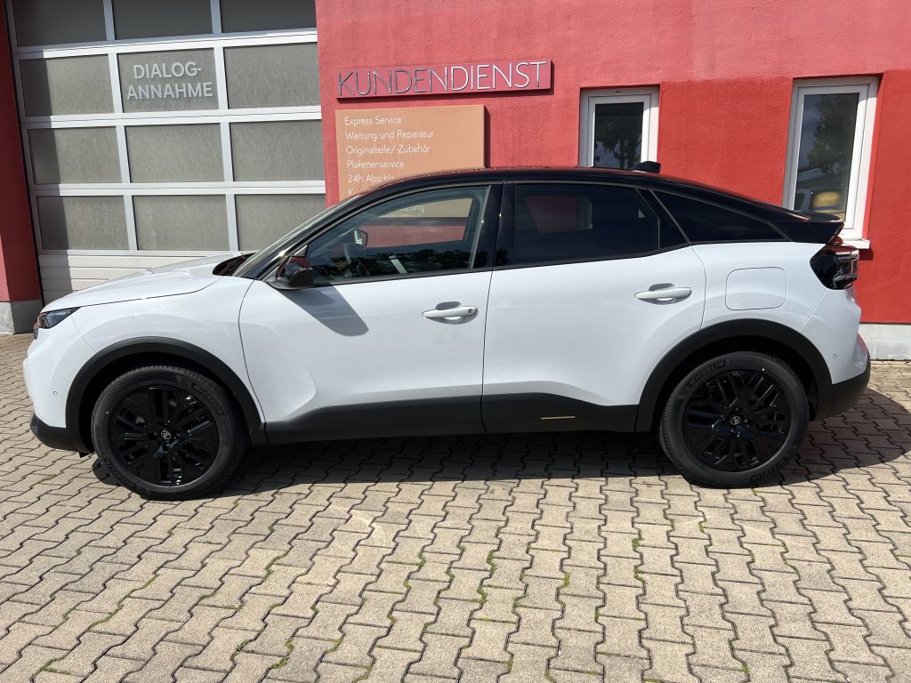 Fahrzeugabbildung Citroën C4 PureTech 130 S&S EAT8 MAX Techno Winter Paket