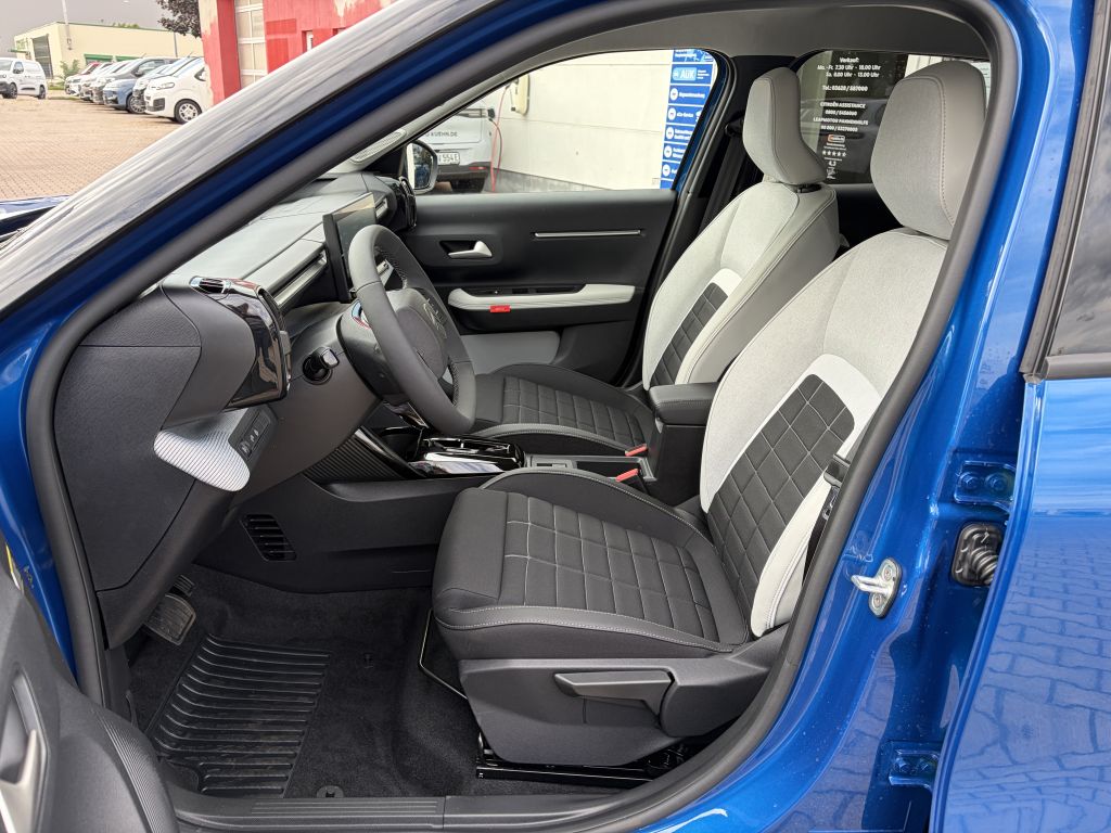 Fahrzeugabbildung Citroën C3 Hybrid 110 MAX + Winter-Paket