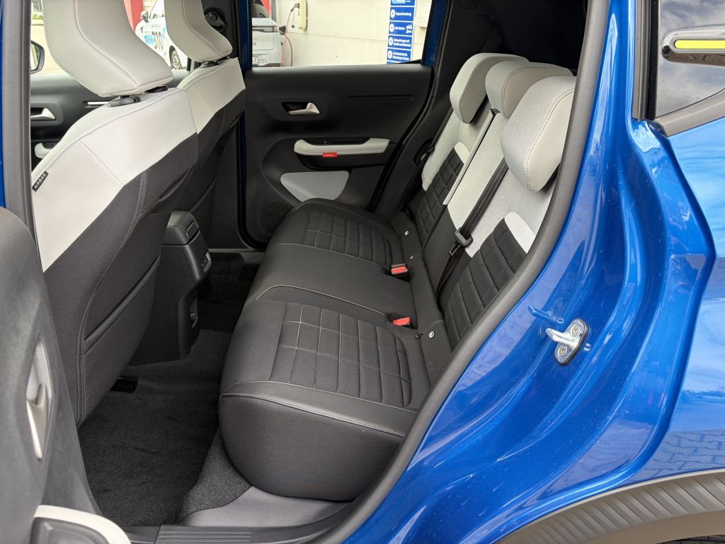 Fahrzeugabbildung Citroën C3 Hybrid 110 MAX + Winter-Paket