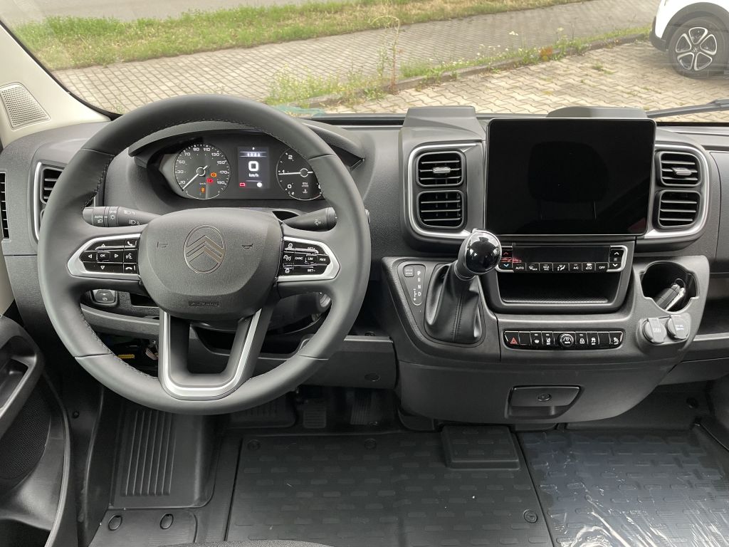 Fahrzeugabbildung Citroën Jumper Pritsche Doka 35 Heavy L3 180 AUT + 6Sitz