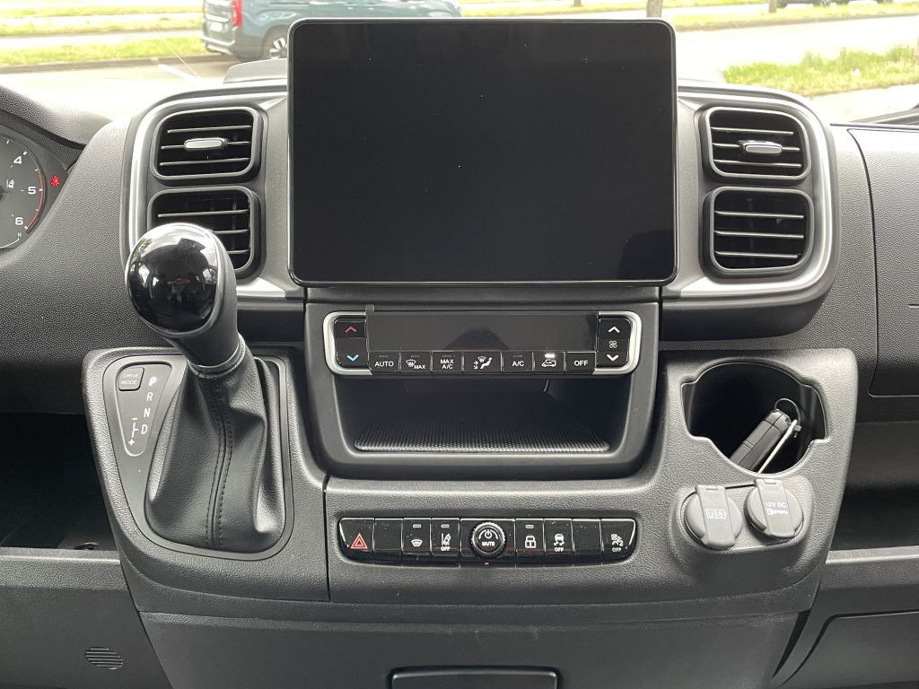 Fahrzeugabbildung Citroën Jumper Pritsche Doka 35 Heavy L3 180 AUT + 6Sitz