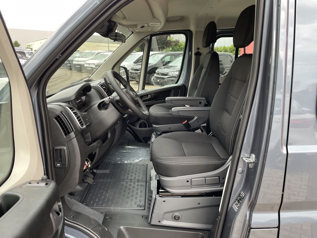 Fahrzeugabbildung Citroën Jumper Pritsche Doka 35 Heavy L3 180 AUT + 6Sitz