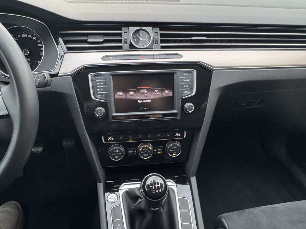 Fahrzeugabbildung Volkswagen Passat Variant 2.0 TDI BlueMotion Highline