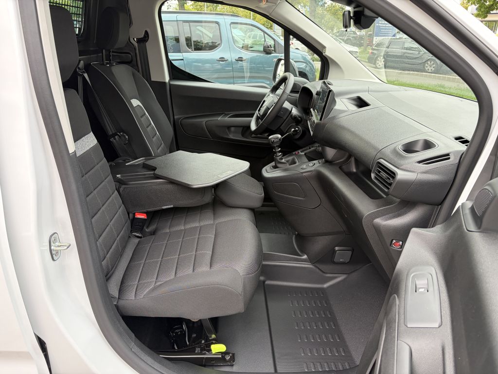 Fahrzeugabbildung Citroën Berlingo M Benzin 110 + Heckklappe, AHK, 2 S-Tür