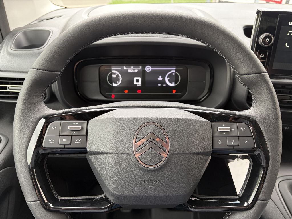 Fahrzeugabbildung Citroën Berlingo M Benzin 110 + Heckklappe, AHK, 2 S-Tür