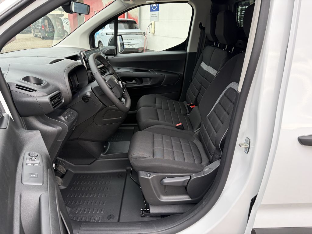 Fahrzeugabbildung Citroën Berlingo M Benzin 110 + Heckklappe, AHK, 2 S-Tür