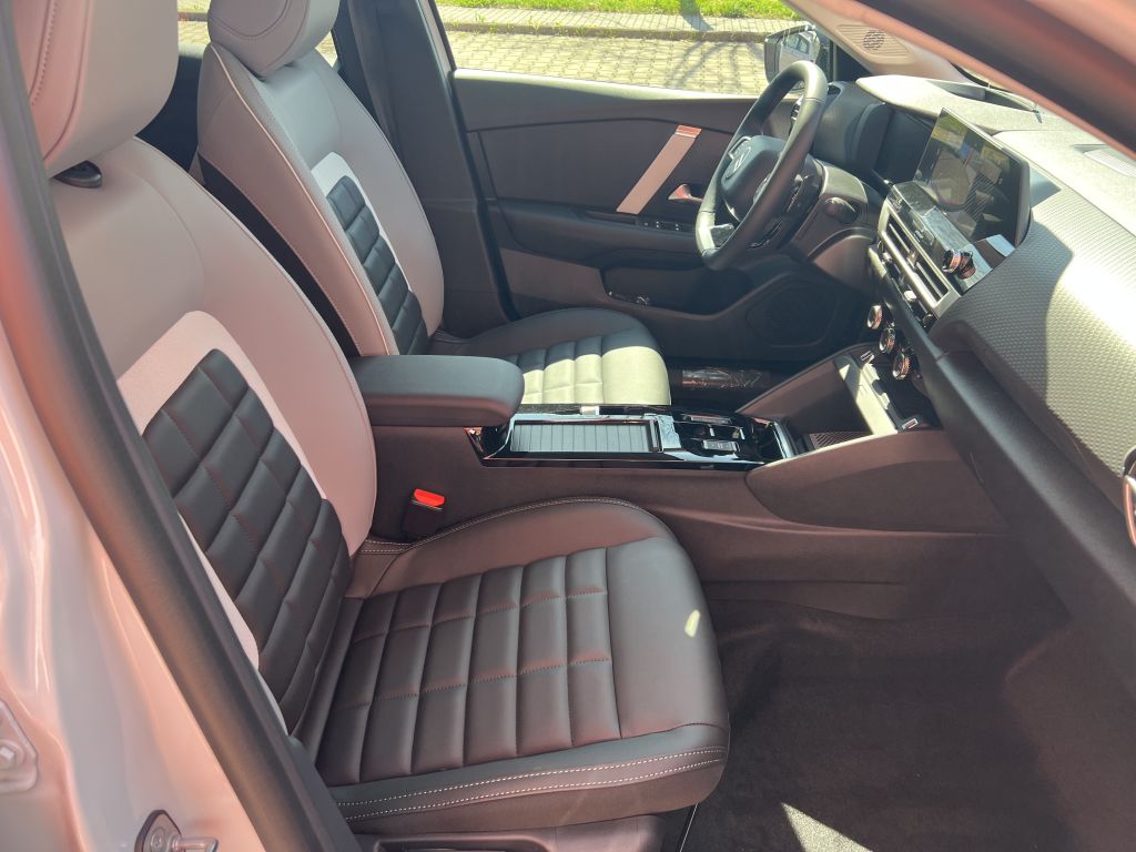 Fahrzeugabbildung Citroën C4 PureTech 130 Stop&Start EAT8 MAX