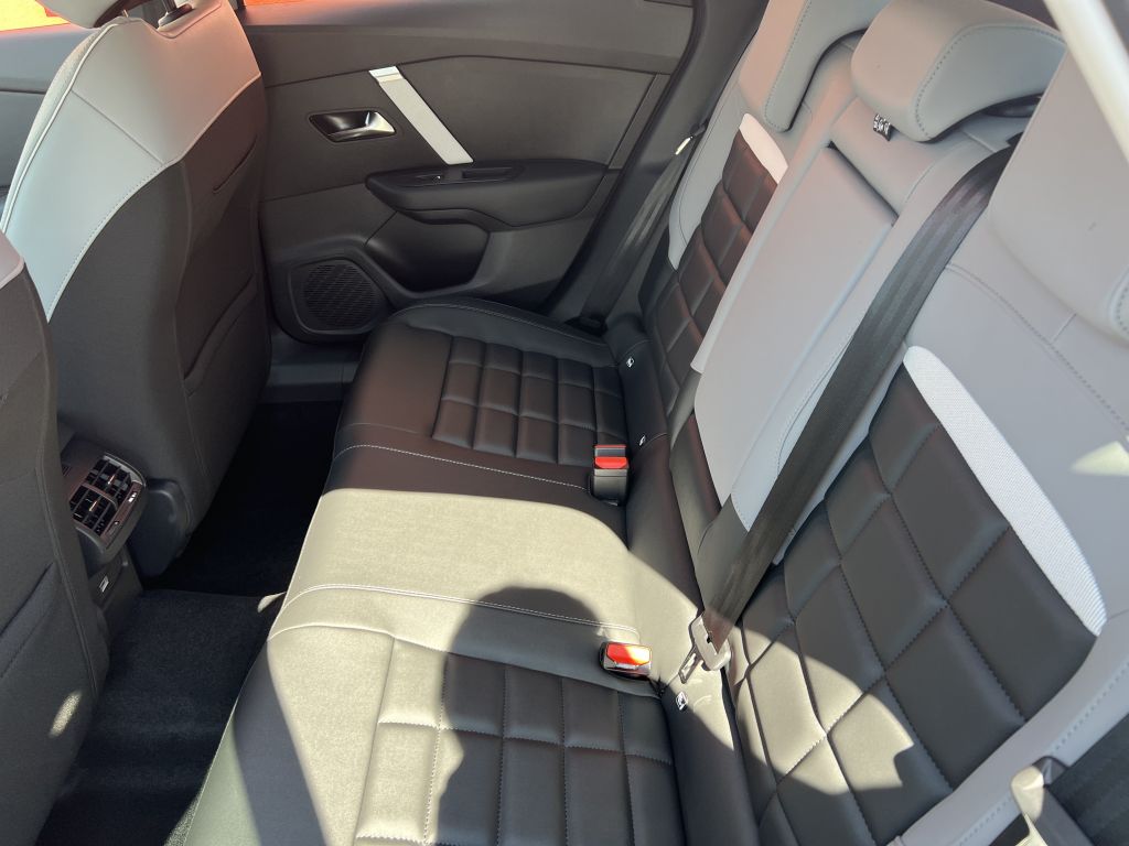 Fahrzeugabbildung Citroën C4 PureTech 130 Stop&Start EAT8 MAX