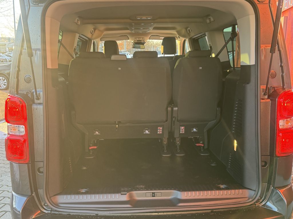 Fahrzeugabbildung Citroën Spacetourer XL Diesel 180 Plus Automatik