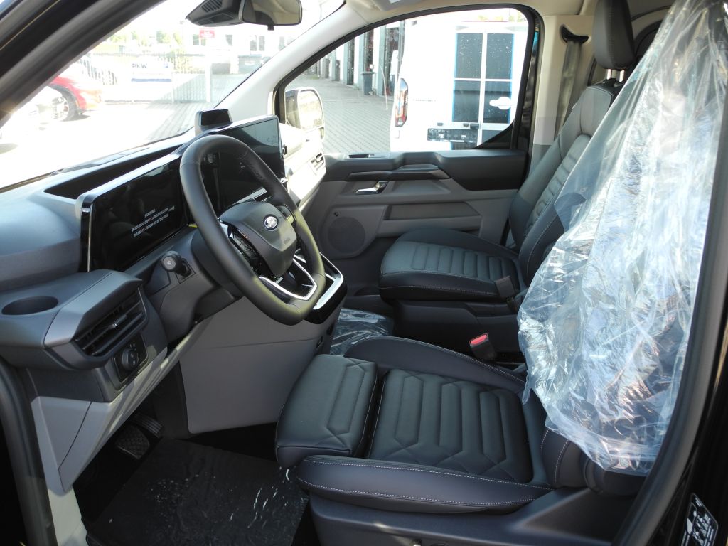 Fahrzeugabbildung Ford Tourneo Custom L2 4x4 Autm. Titanium X- Exklusiv