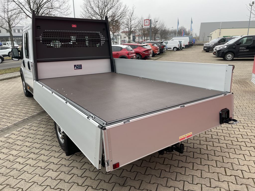Fahrzeugabbildung Citroën Jumper Pritsche Doka 35 Heavy L4 BlueHDi 180