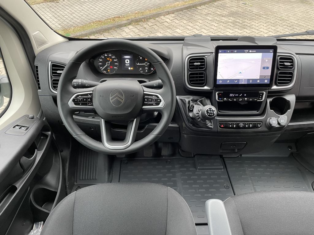 Fahrzeugabbildung Citroën Jumper Pritsche Doka 35 Heavy L4 BlueHDi 180